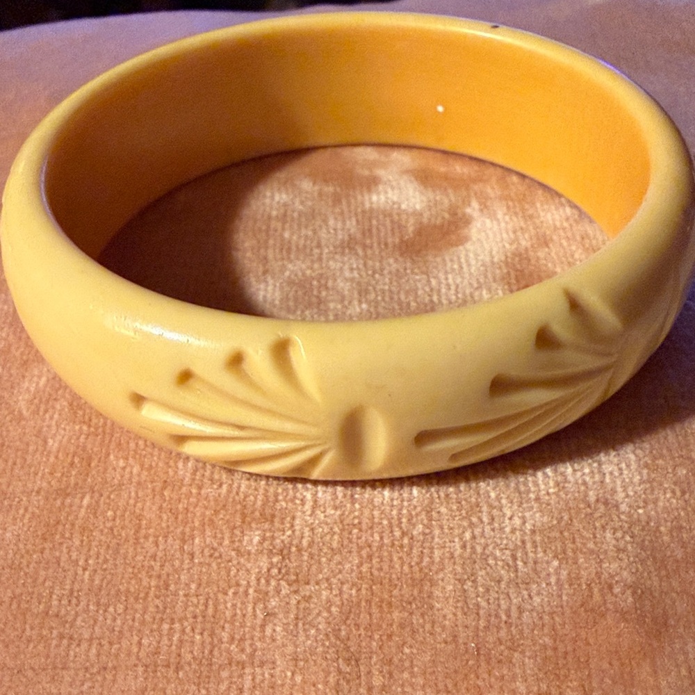 Vintage Carved Bangle Bracelet